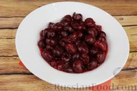 Панна котта с вишнёвым соусом