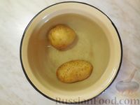 Картофельный салат с маринованными грибами и горошком