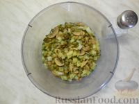 Картофельный салат с маринованными грибами и горошком