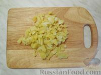 Картофельный салат с маринованными грибами и горошком